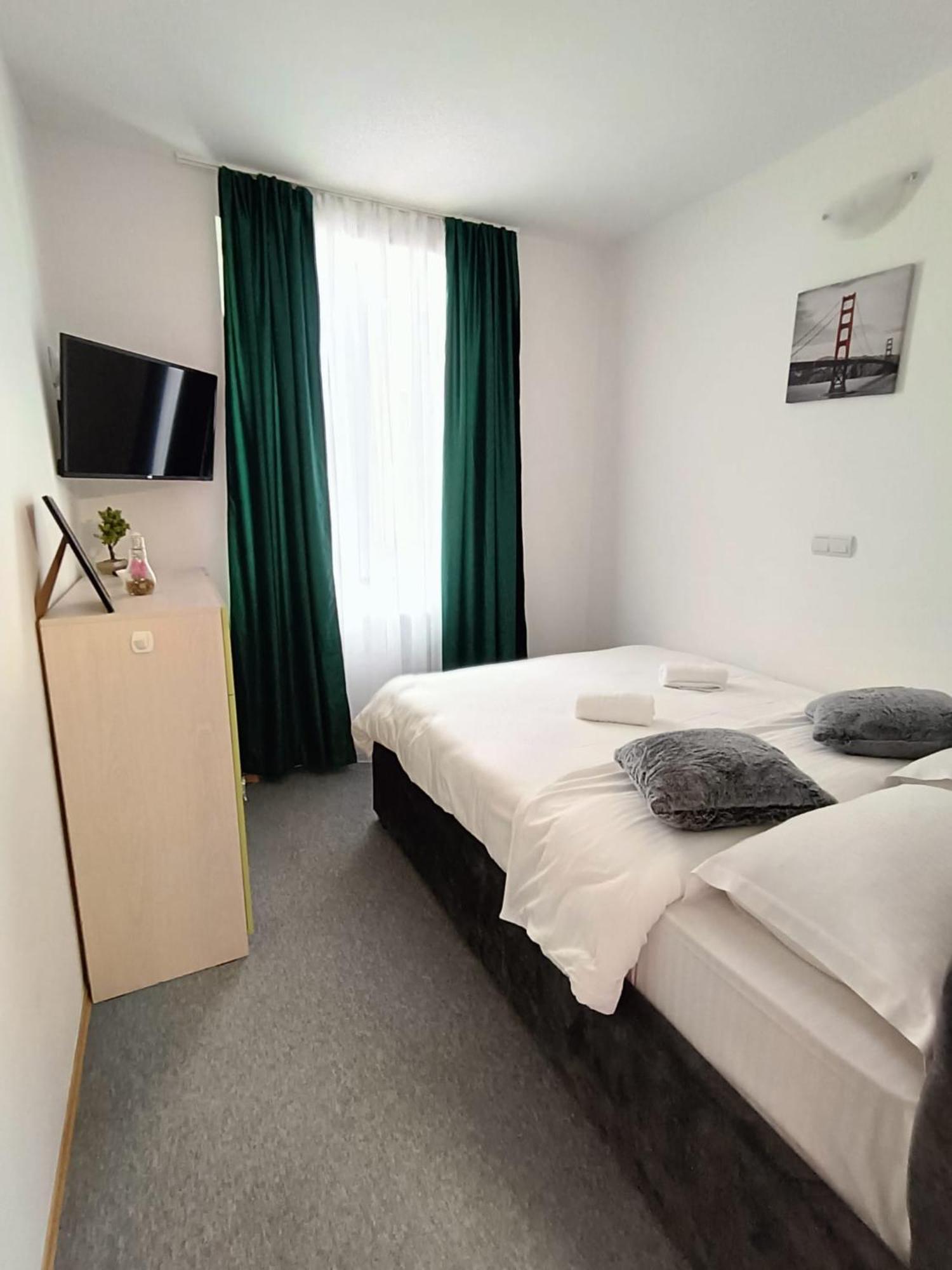 Chic Boutique Dumbrava Apartment Sibiu Exterior photo